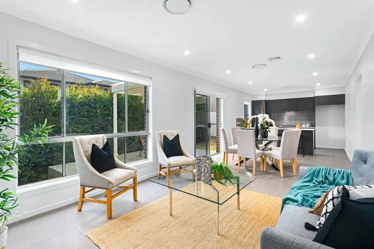 3/8 Whitechapel Avenue (Tallawong), Schofields NSW 2762