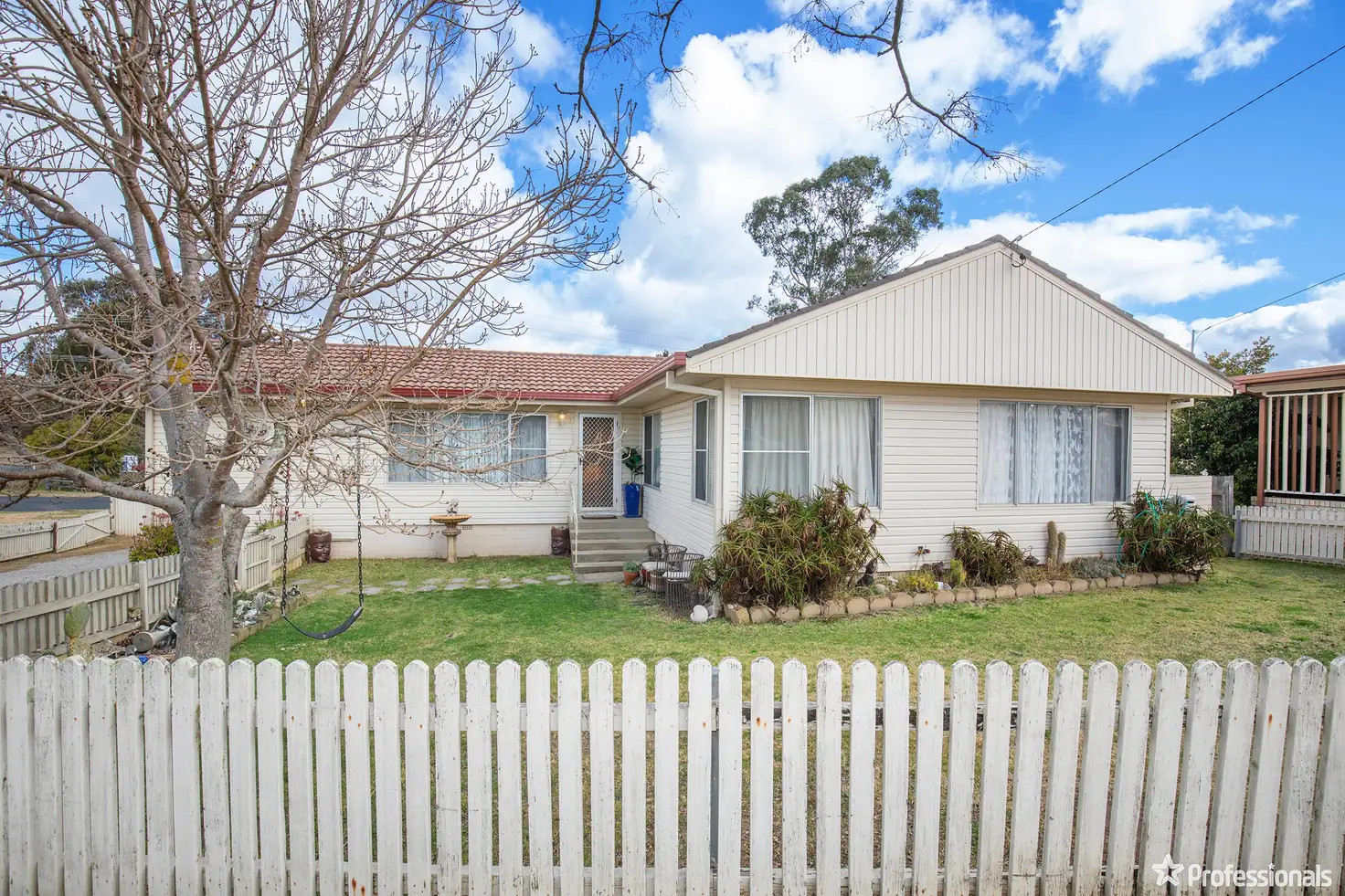 Main view of Homely house listing, 26 Roslyn Avenue, Armidale NSW 2350