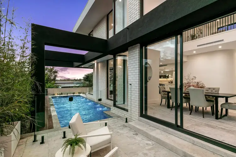 136 Connells Point Road, Connells Point NSW 2221