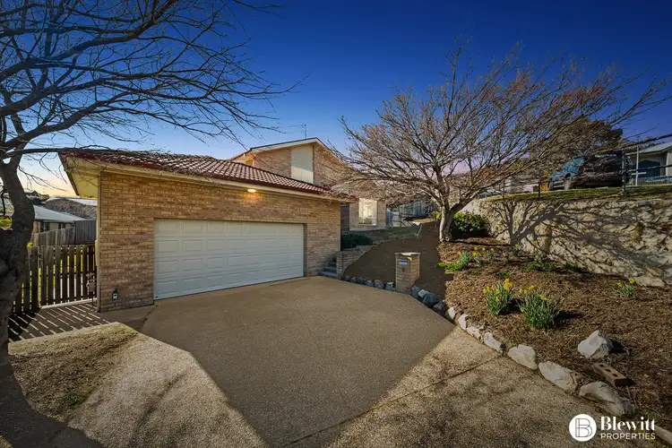 2 Walter Close, Jerrabomberra NSW 2619