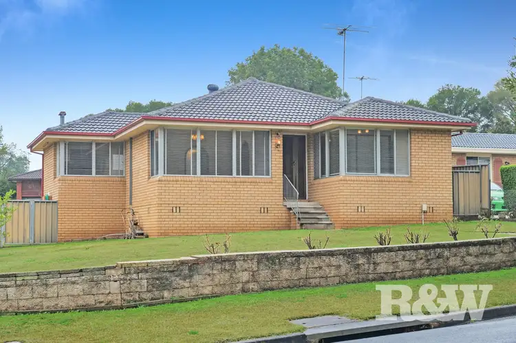 10 Colong Crescent, Leumeah NSW 2560