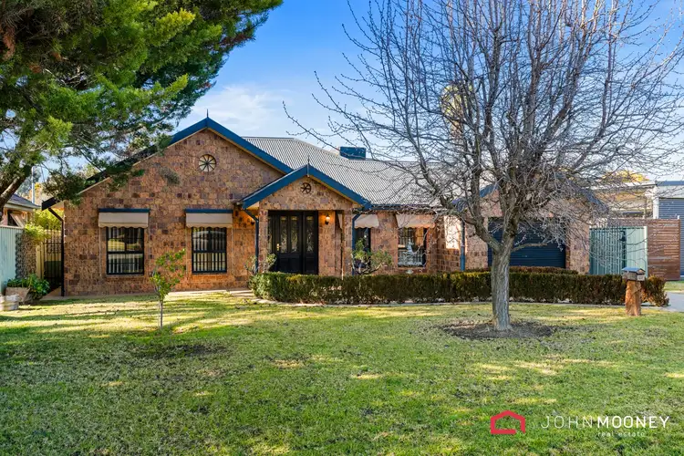 57 Vincent Road, Lake Albert NSW 2650