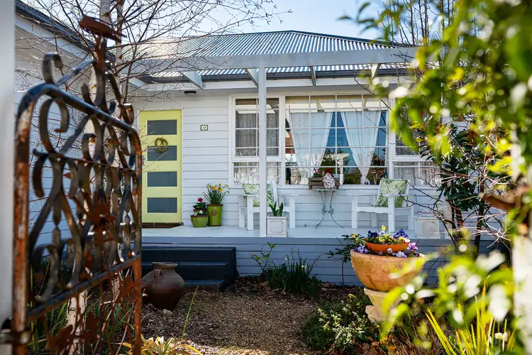 19 Hall Street, Creswick VIC 3363