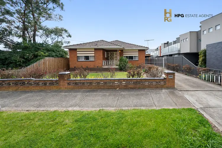 8 Green Street, Airport West VIC 3042
