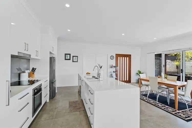 1/3 Element Street, Elanora QLD 4221