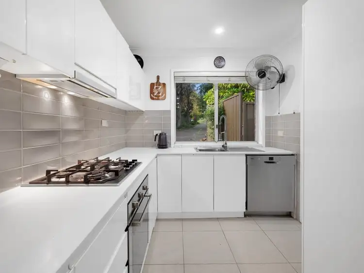 2/33 Georgiana Crescent, Ambarvale NSW 2560