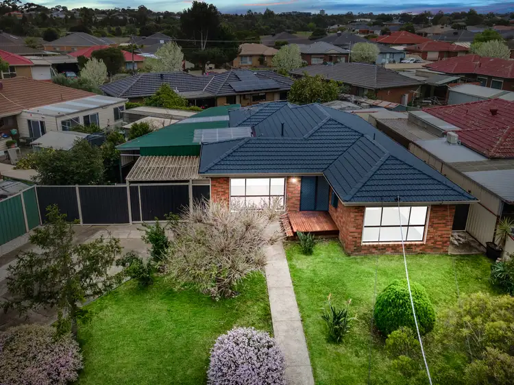 1 Elora Court, St Albans VIC 3021