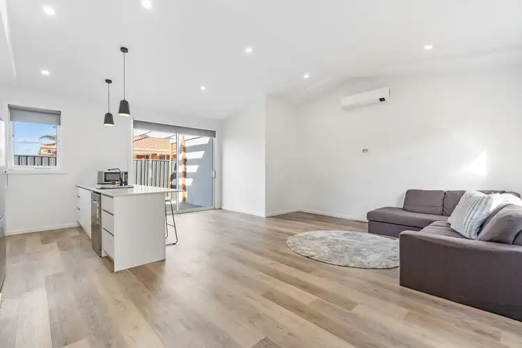 Fourth view of Homely house listing, 2/41 Perrett Avenue, St Albans VIC 3021