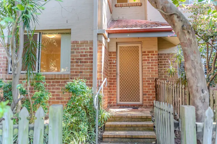 38 Wallace Street