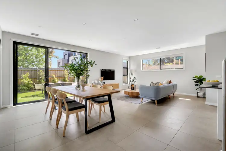 3/7 Bowes Avenue, Airport West VIC 3042