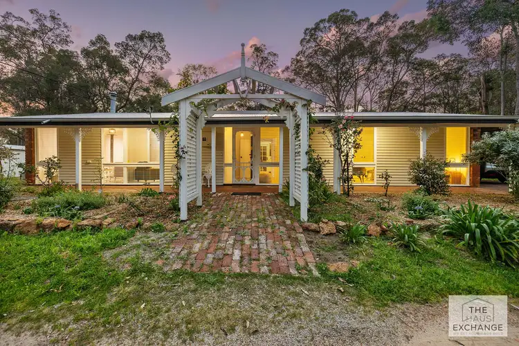 105 Eagle Street, Mundaring WA 6073