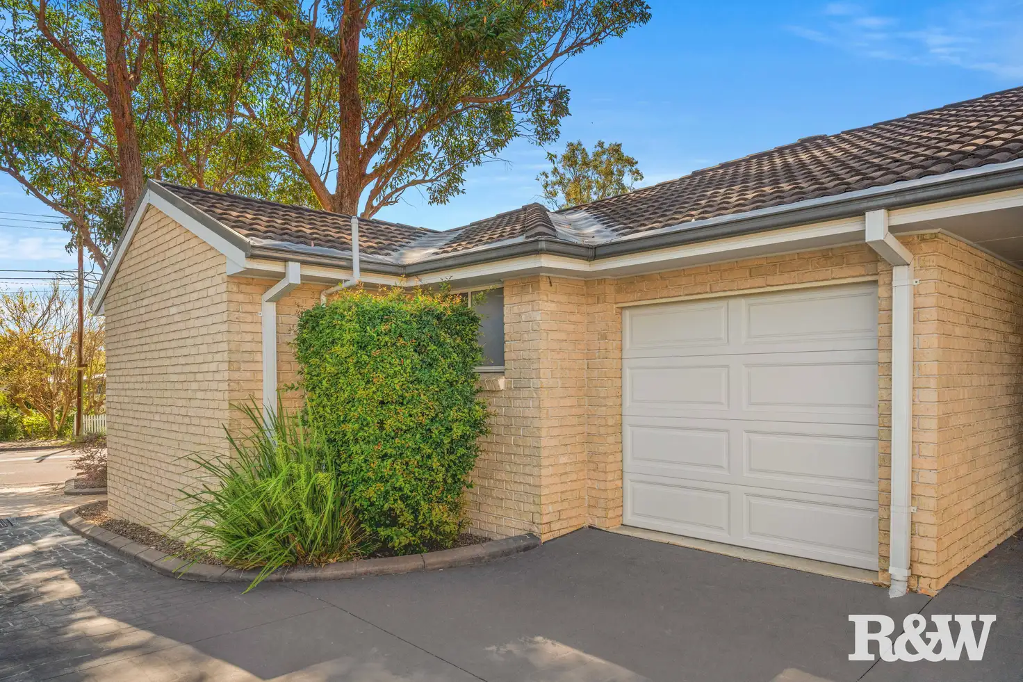 Main view of Homely villa listing, 1/227 Brisbane Water Drive, Point Clare NSW 2250