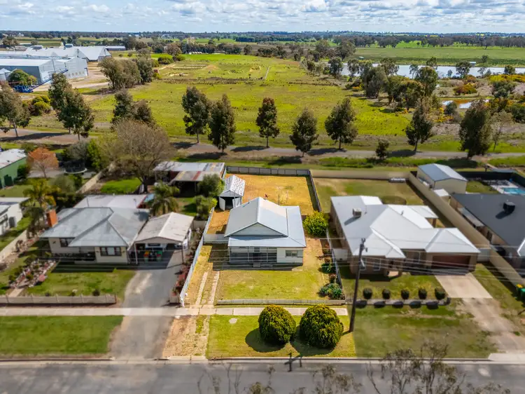 311 Honour Avenue, Corowa NSW 2646