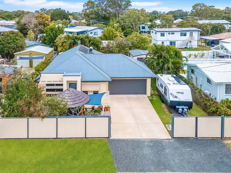 41 William Street, Urangan QLD 4655