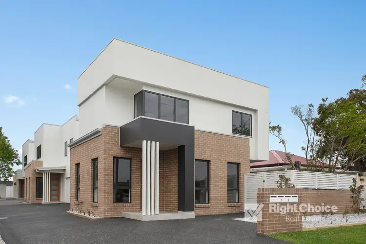 1/76 Griffiths Street, Oak Flats NSW 2529