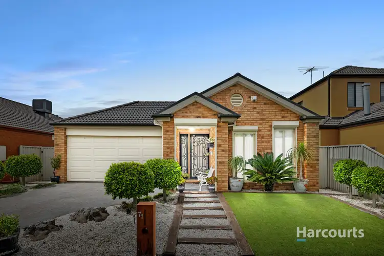 71 Edgbaston Parade, Caroline Springs VIC 3023