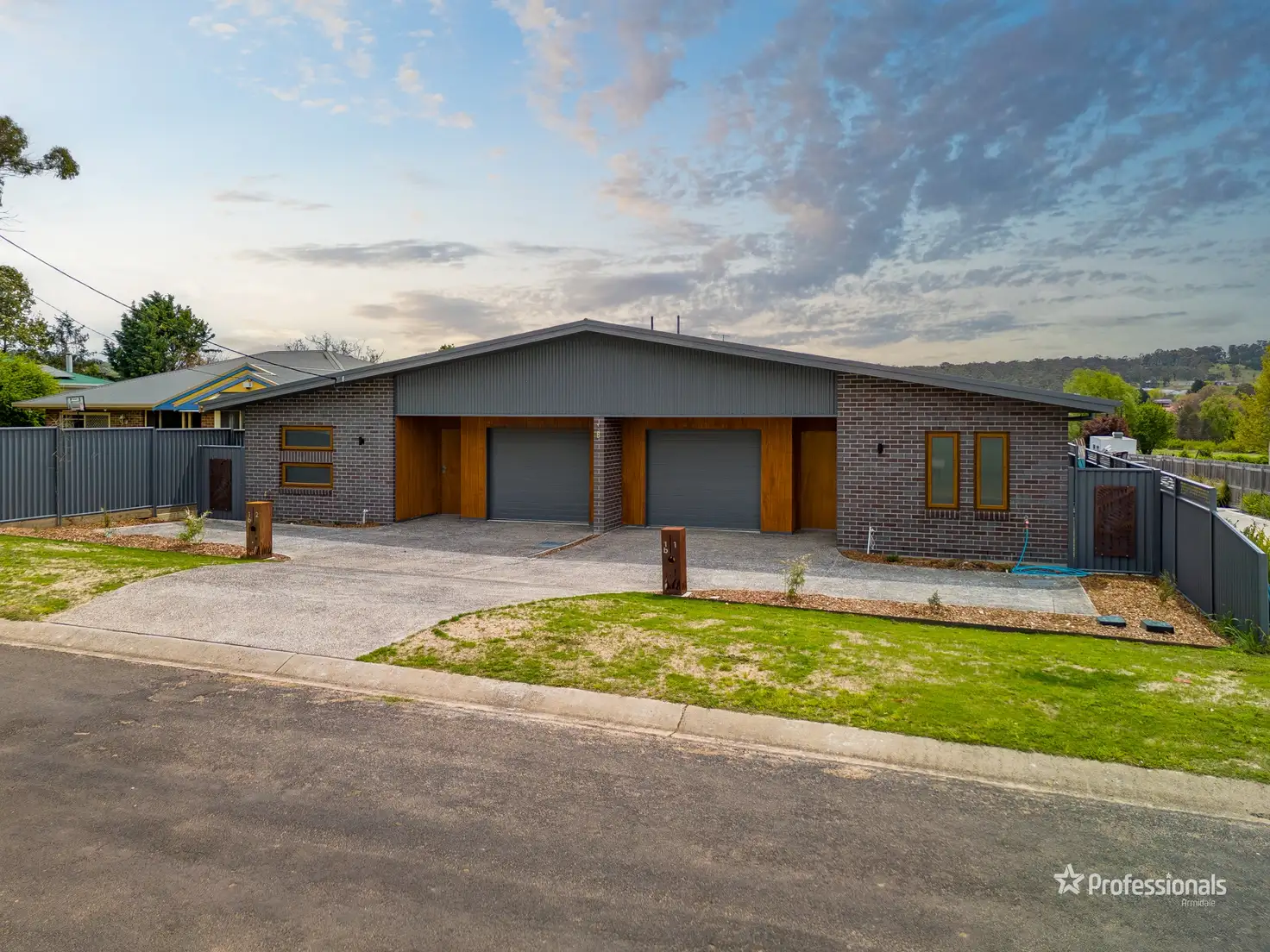 Main view of Homely unit listing, 1/1B Donnelly Street, Armidale NSW 2350