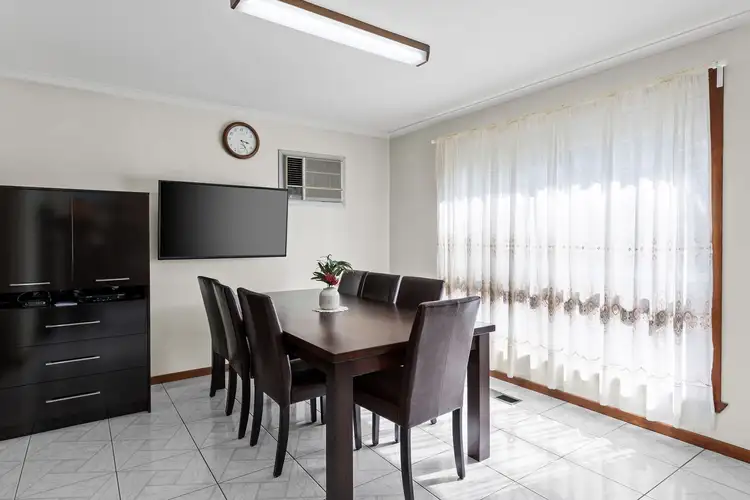 Fourth view of Homely house listing, 10 Venice Court, Avondale Heights VIC 3034
