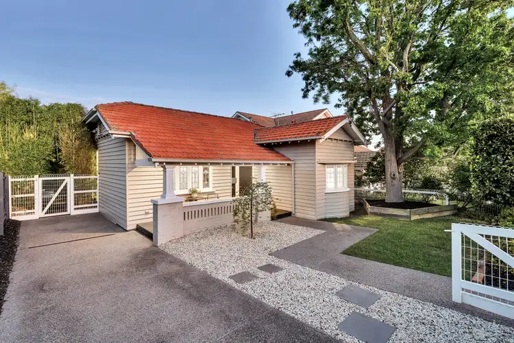 17 Brunel Street, Aberfeldie VIC 3040