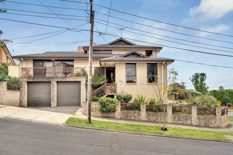 13 Moorna Drive, Airport West VIC 3042