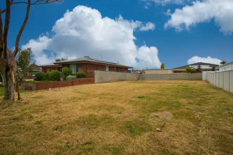 17A Wavelea Street, Safety Bay WA 6169