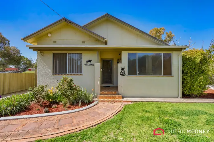 1 Hampden Avenue, North Wagga Wagga NSW 2650