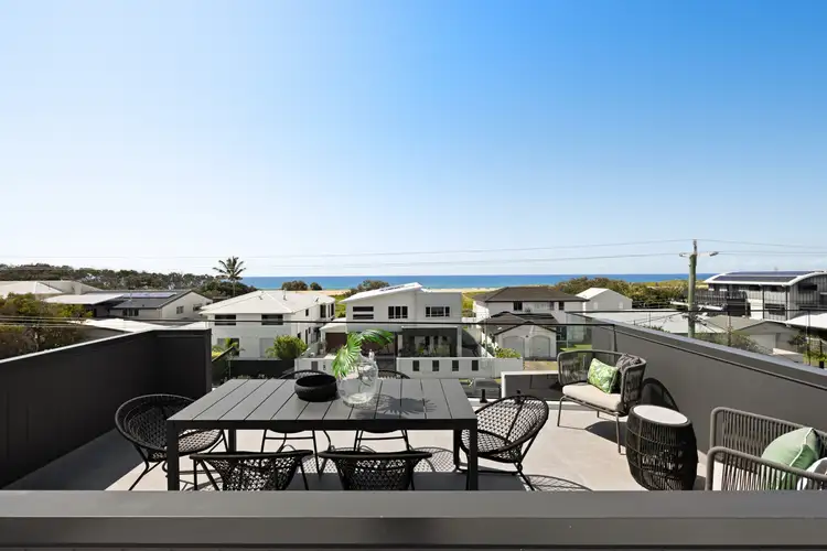 2/48 Oceanic Drive, Warana QLD 4575