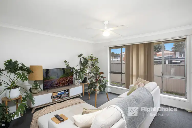 2/57 Parkes Street, Oak Flats NSW 2529