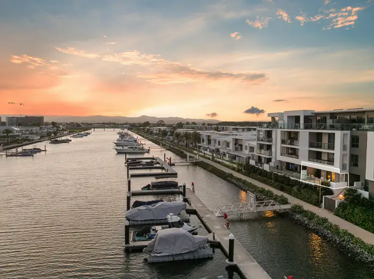 104/37 Sickle Avenue, Hope Island QLD 4212