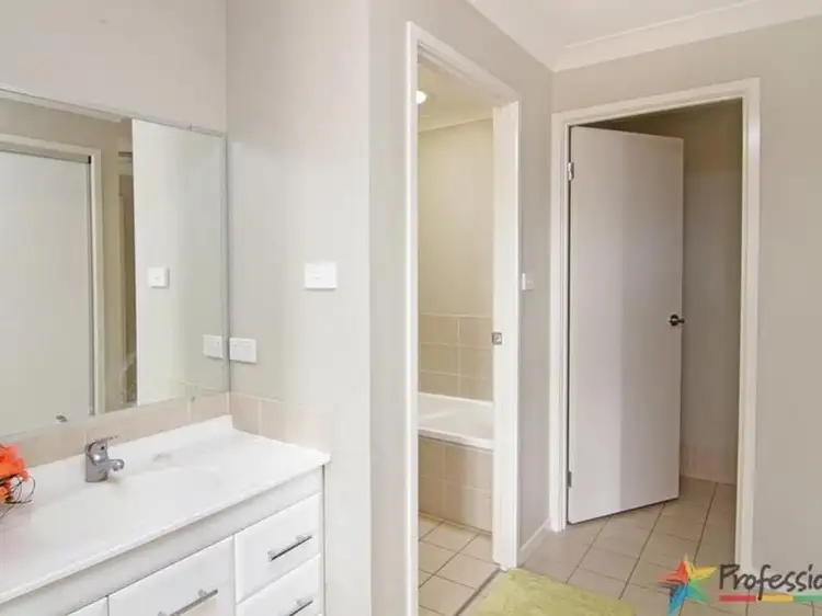 Fifth view of Homely unit listing, 1/16 Mason Crescent, Armidale NSW 2350