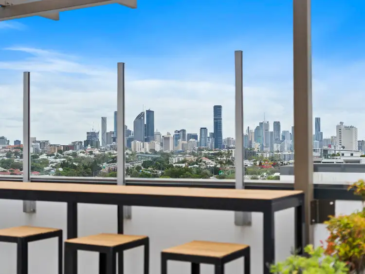 11/17 Carl Street, Woolloongabba QLD 4102