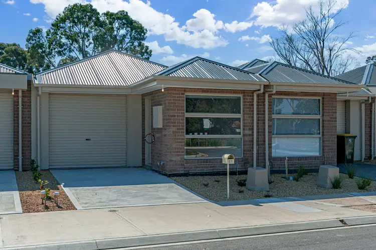 27 Victoria Wy, Mansfield Park SA 5012