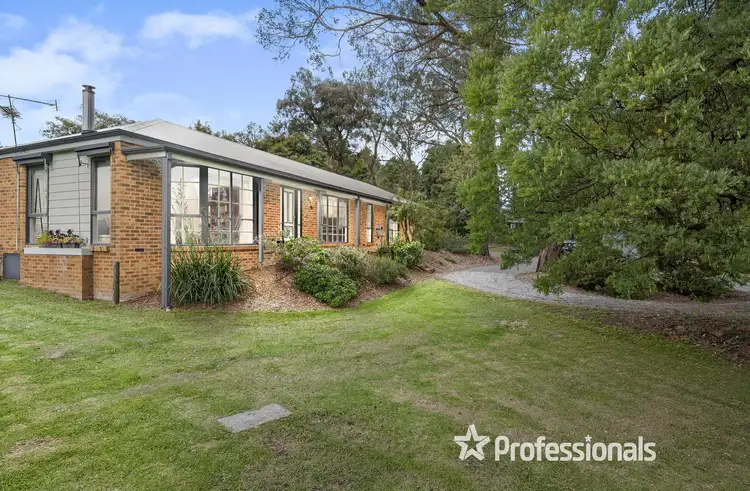 32 Fernhill Rd, Mount Evelyn VIC 3796