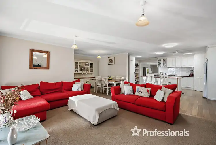 38 Rangeview Road, Mount Evelyn VIC 3796