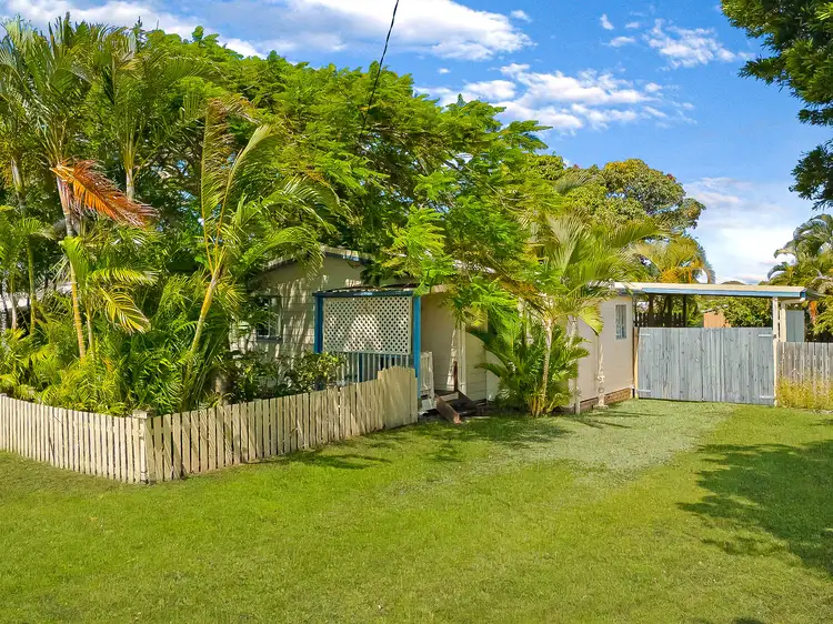 22 Caringa Street, Urangan QLD 4655