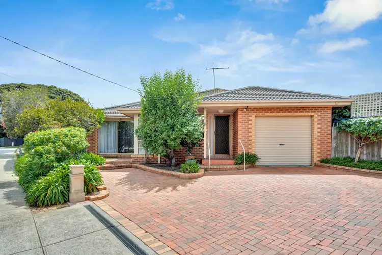 2B The Avenue, Niddrie VIC 3042