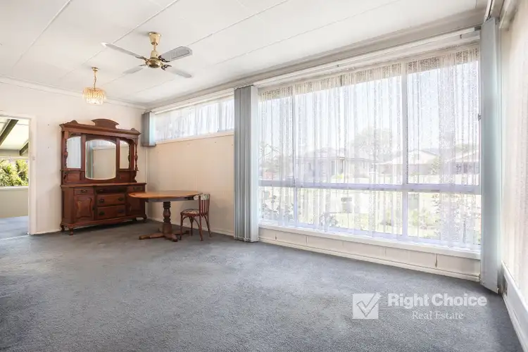 Second view of Homely house listing, 7 Elouera Crescent, Kanahooka NSW 2530