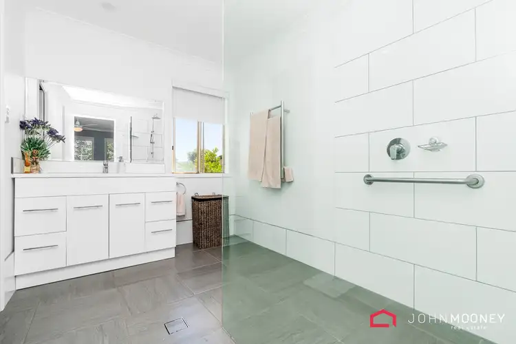 Fifth view of Homely house listing, 6 Walla Place, Glenfield Park NSW 2650