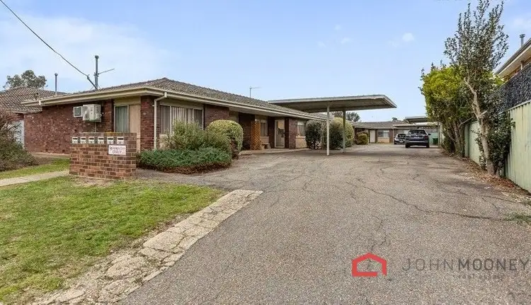 Main view of Homely unit listing, 2/10 Higgins Avenue, Wagga Wagga NSW 2650