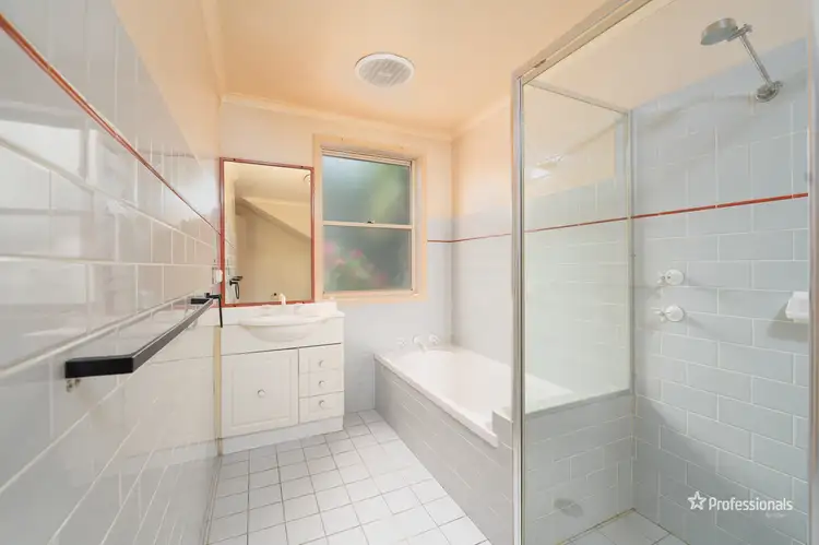 Fifth view of Homely house listing, 2/3 Carlow Close, Armidale NSW 2350