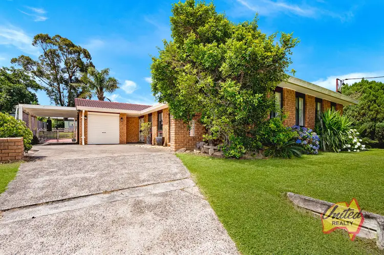 11 Cedar Place, The Oaks NSW 2570