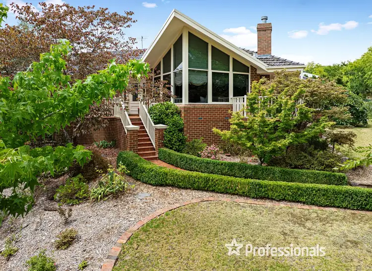 17 Yarraridge Drive, Chirnside Park VIC 3116