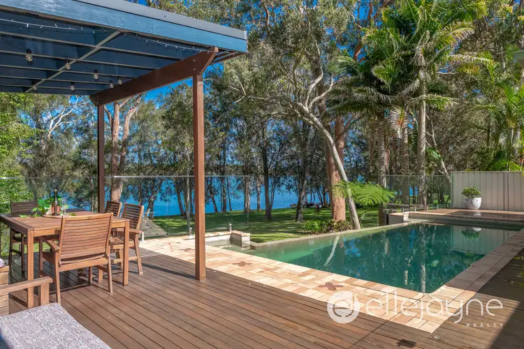 17 Kenneth Place, Mannering Park NSW 2259