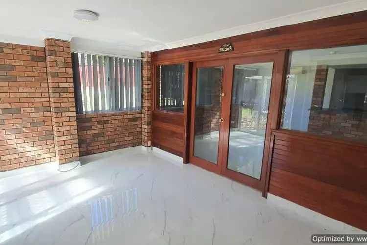 11 Warriewood Street