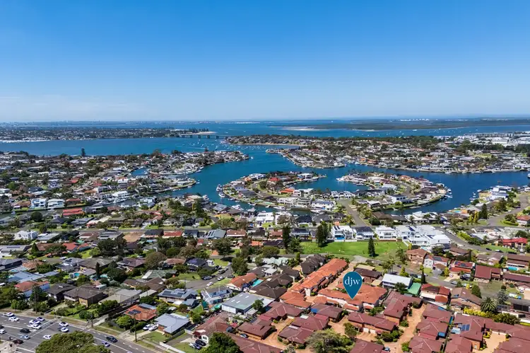 53 Shoalhaven Road