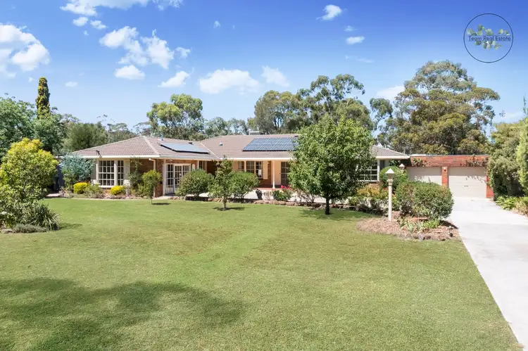 54 Golf Course Road, Ascot VIC 3551