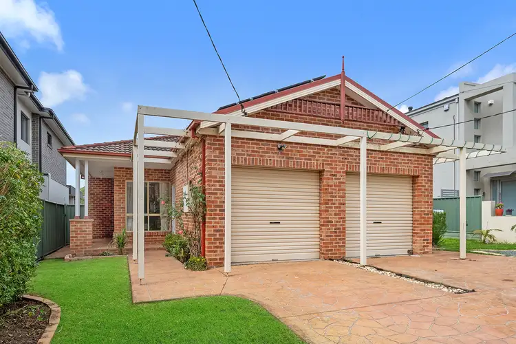 16 Peace Avenue, Peakhurst Heights NSW 2210