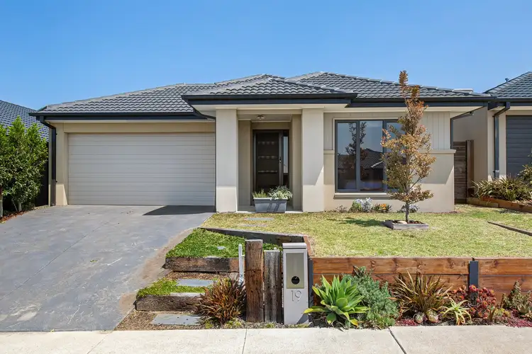 19 Whiteley Street, Mount Duneed VIC 3217