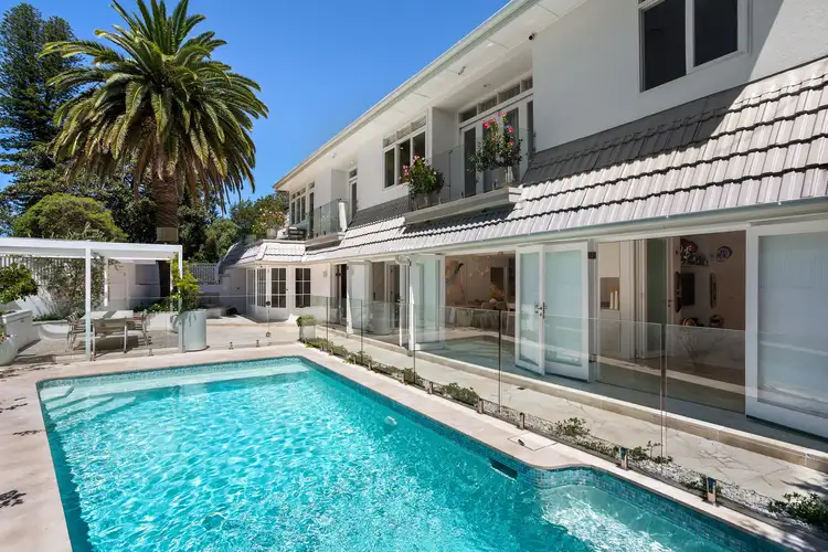 5 Dunara Gardens