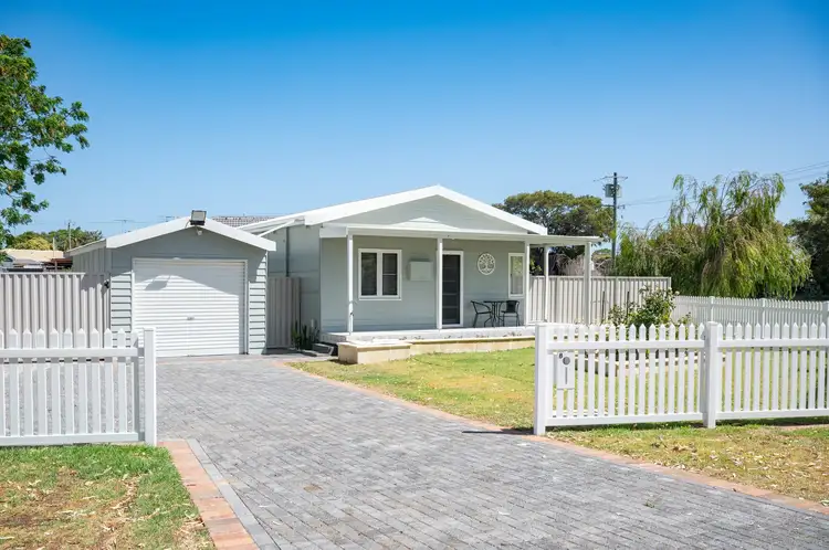 8 Nookie Street, Dudley Park WA 6210